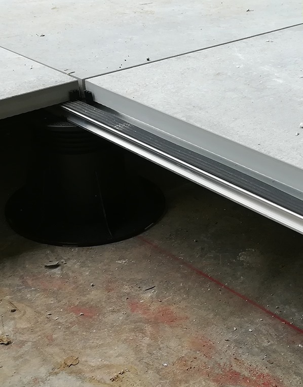 legar aluminiowy pod deski i płytki tarasowe.jpg